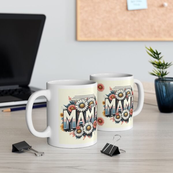 Linda Taza con Flores que Dice Mama - Imagen 3